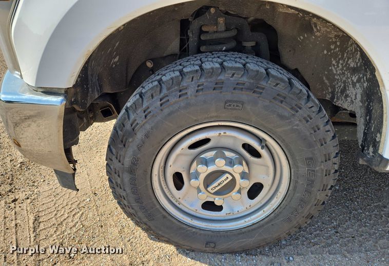 image for item EN8071 2019 Ford F250 Super Duty XL Crew Cab pickup truck