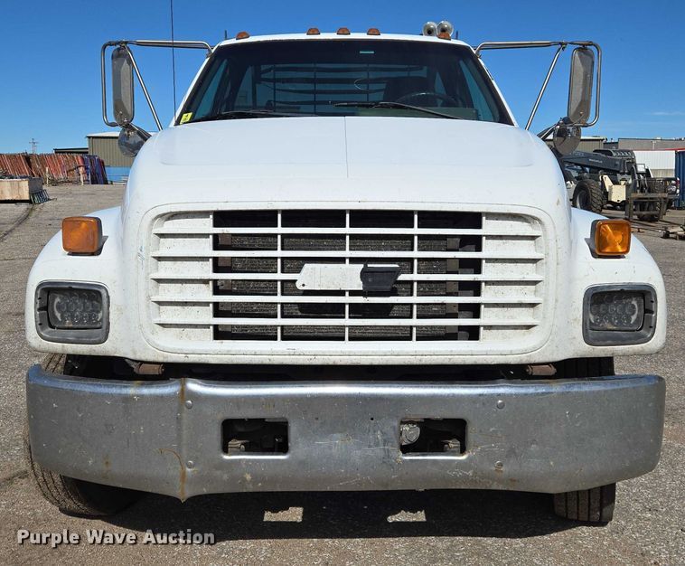 image for item EO0838 2000 Chevrolet C6500 flatbed truck