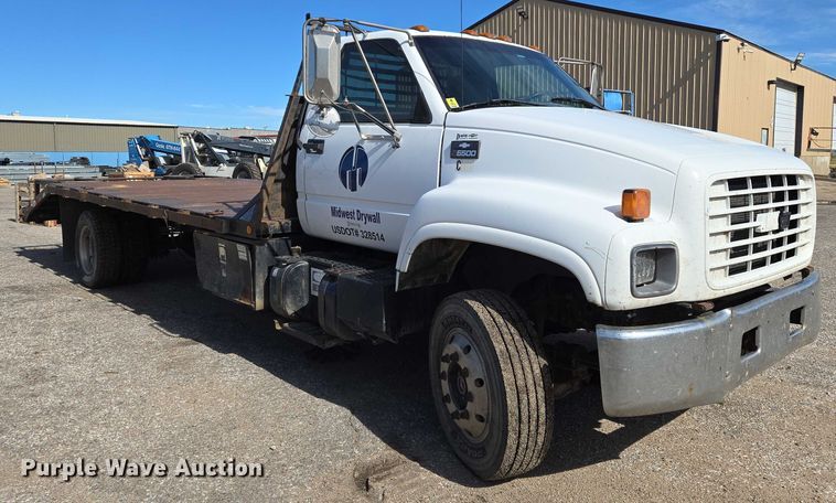 image for item EO0838 2000 Chevrolet C6500 flatbed truck