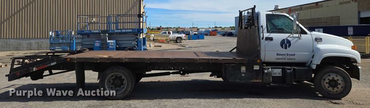 image for item EO0838 2000 Chevrolet C6500 flatbed truck