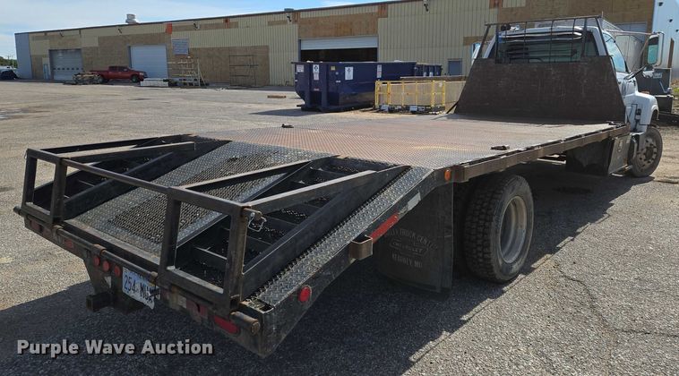 image for item EO0838 2000 Chevrolet C6500 flatbed truck