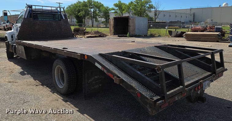 image for item EO0838 2000 Chevrolet C6500 flatbed truck