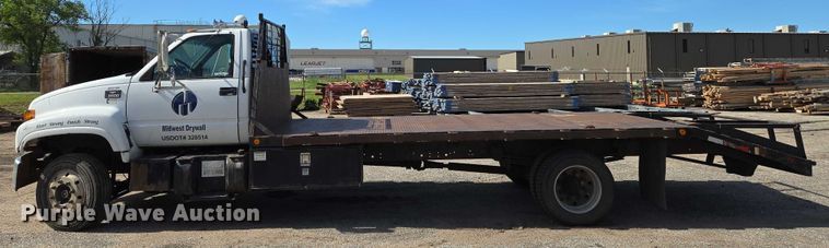 image for item EO0838 2000 Chevrolet C6500 flatbed truck