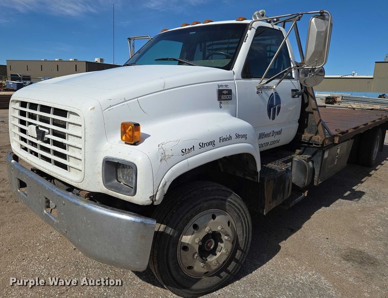 image for item EO0838 2000 Chevrolet C6500 flatbed truck