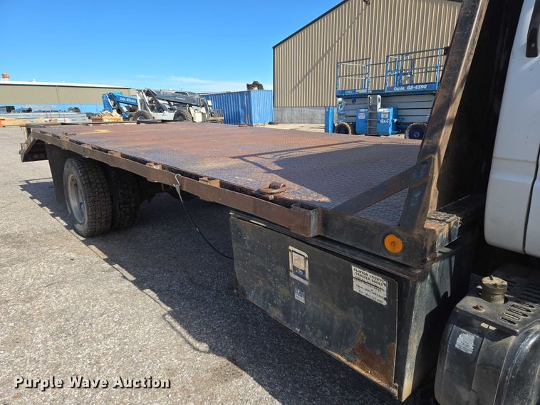 image for item EO0838 2000 Chevrolet C6500 flatbed truck