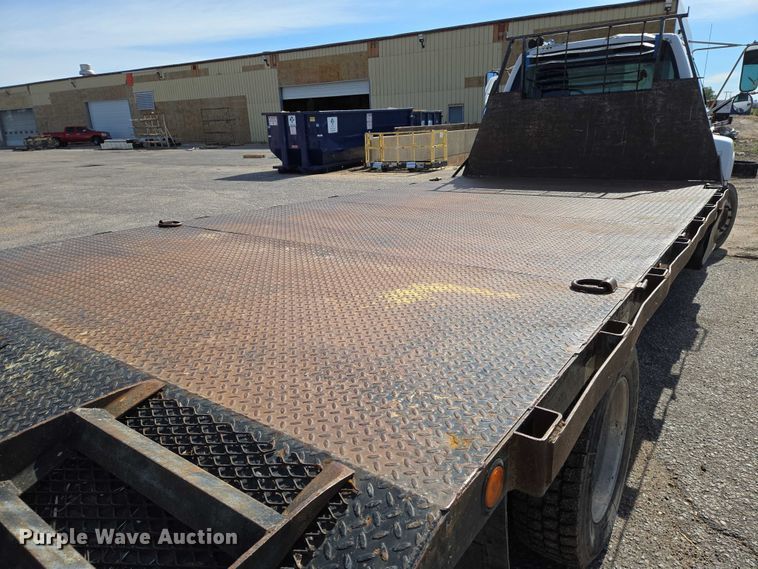 image for item EO0838 2000 Chevrolet C6500 flatbed truck