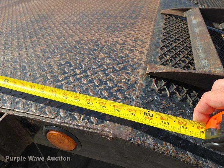 image for item EO0838 2000 Chevrolet C6500 flatbed truck