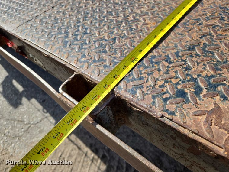 image for item EO0838 2000 Chevrolet C6500 flatbed truck