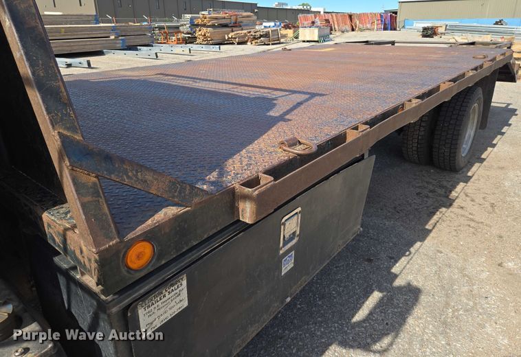 image for item EO0838 2000 Chevrolet C6500 flatbed truck