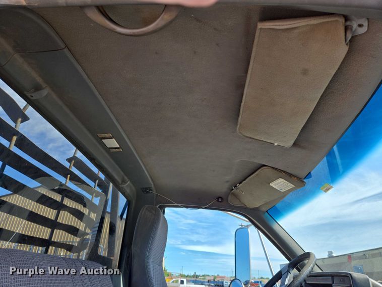 image for item EO0838 2000 Chevrolet C6500 flatbed truck