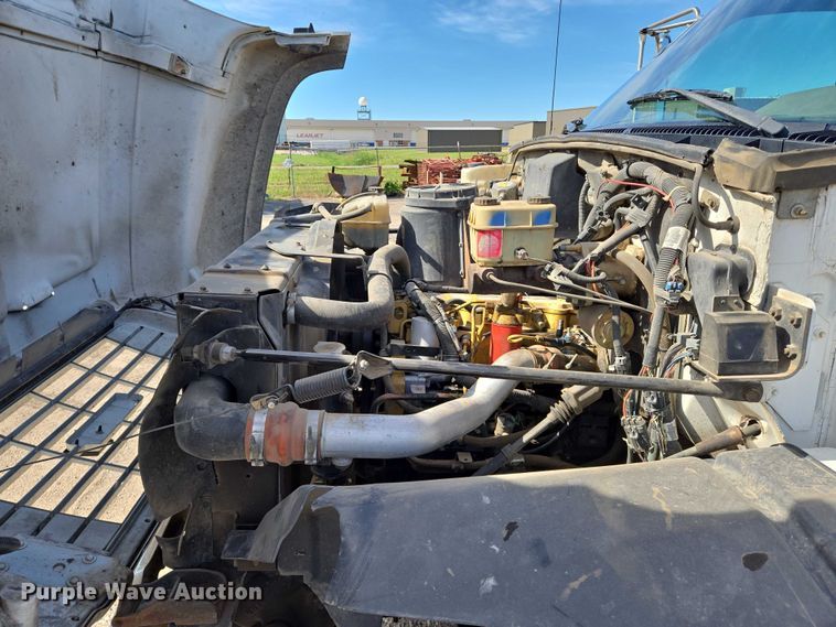 image for item EO0838 2000 Chevrolet C6500 flatbed truck