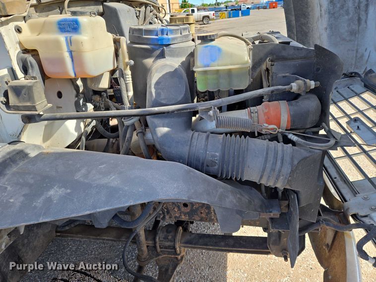 image for item EO0838 2000 Chevrolet C6500 flatbed truck