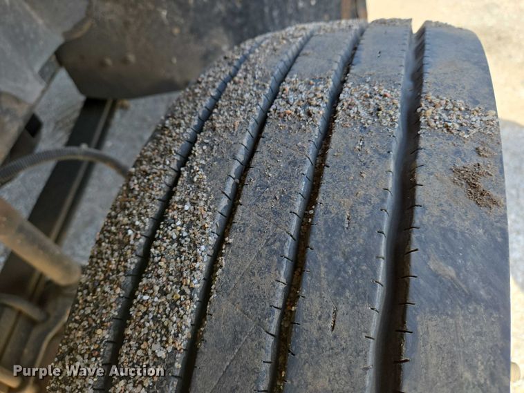 image for item EO0838 2000 Chevrolet C6500 flatbed truck