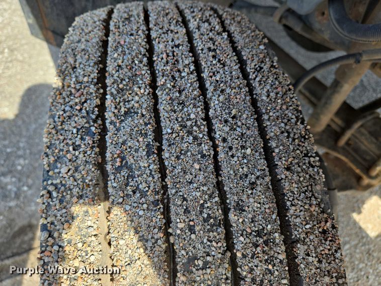 image for item EO0838 2000 Chevrolet C6500 flatbed truck