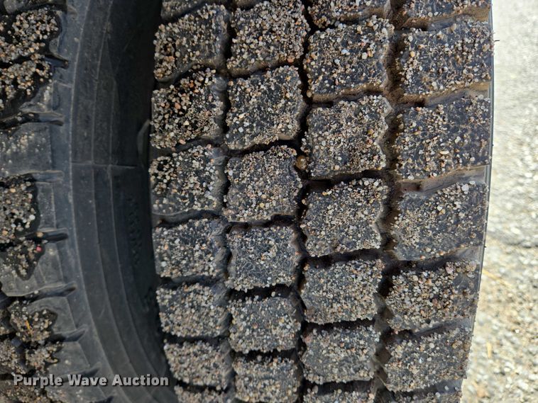 image for item EO0838 2000 Chevrolet C6500 flatbed truck