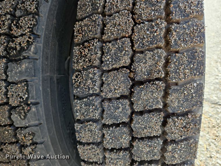 image for item EO0838 2000 Chevrolet C6500 flatbed truck