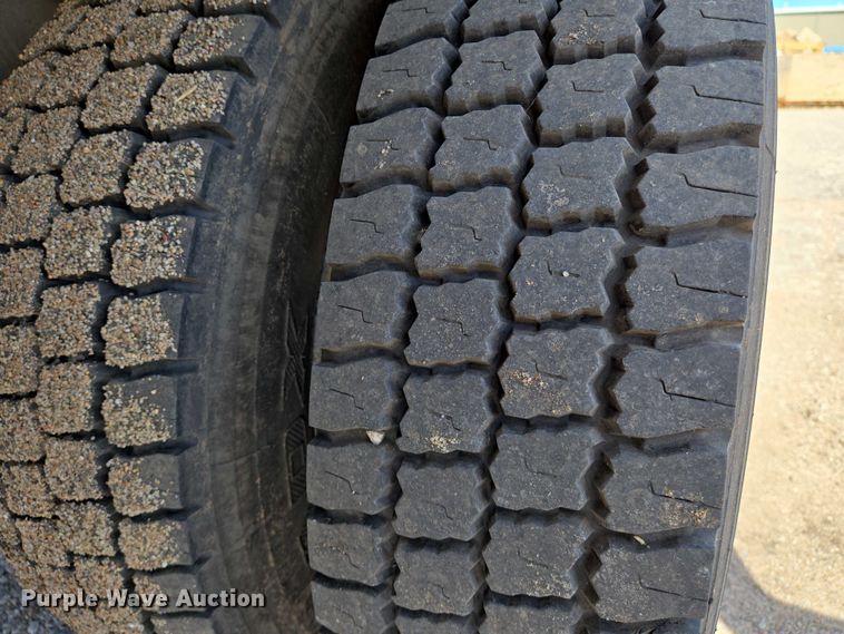 image for item EO0838 2000 Chevrolet C6500 flatbed truck