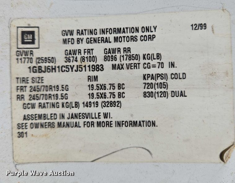 image for item EO0838 2000 Chevrolet C6500 flatbed truck