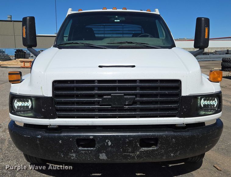 image for item EO0840 2005 Chevrolet  C4500 flatbed truck