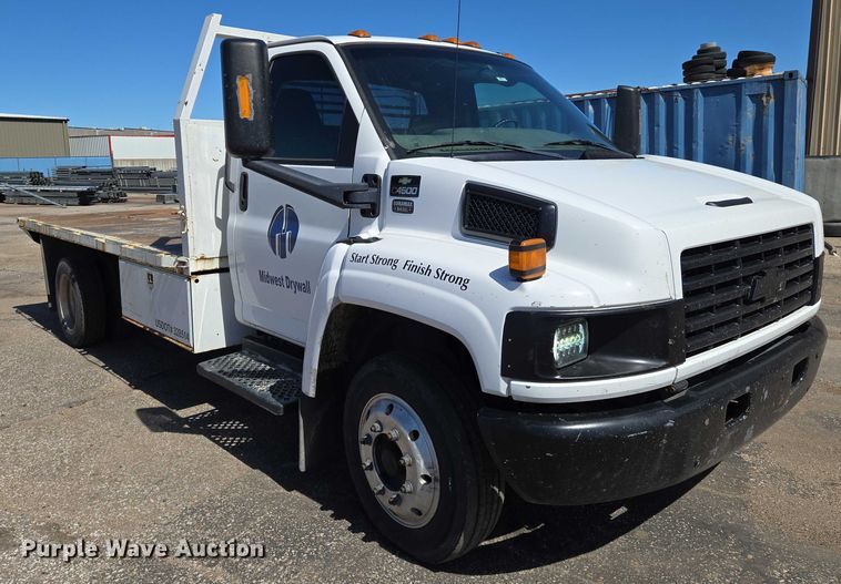 image for item EO0840 2005 Chevrolet  C4500 flatbed truck