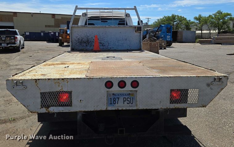 image for item EO0840 2005 Chevrolet  C4500 flatbed truck