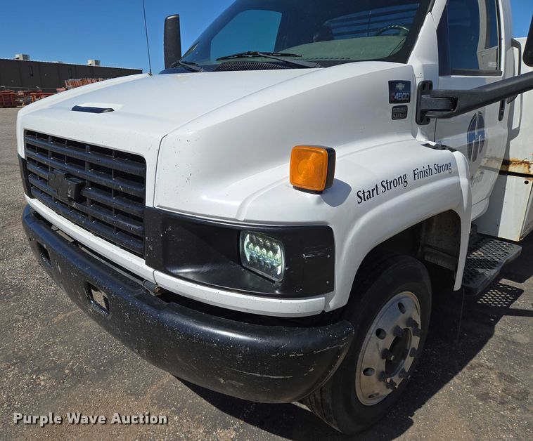image for item EO0840 2005 Chevrolet  C4500 flatbed truck