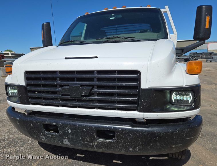 image for item EO0840 2005 Chevrolet  C4500 flatbed truck