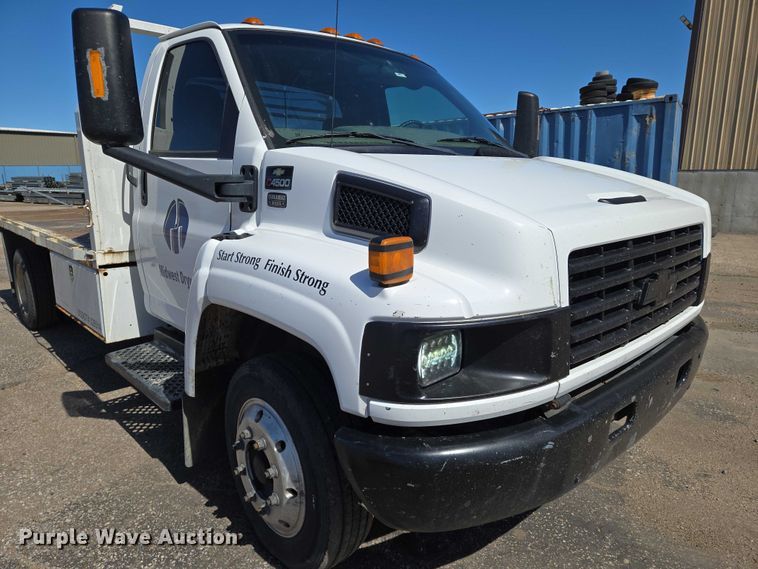 image for item EO0840 2005 Chevrolet  C4500 flatbed truck