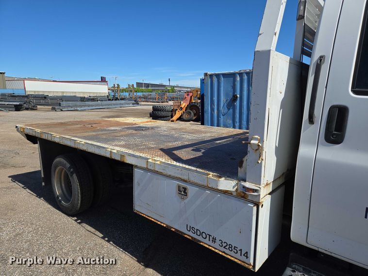 image for item EO0840 2005 Chevrolet  C4500 flatbed truck