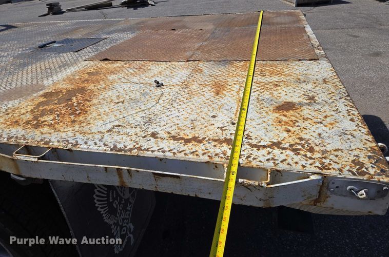 image for item EO0840 2005 Chevrolet  C4500 flatbed truck