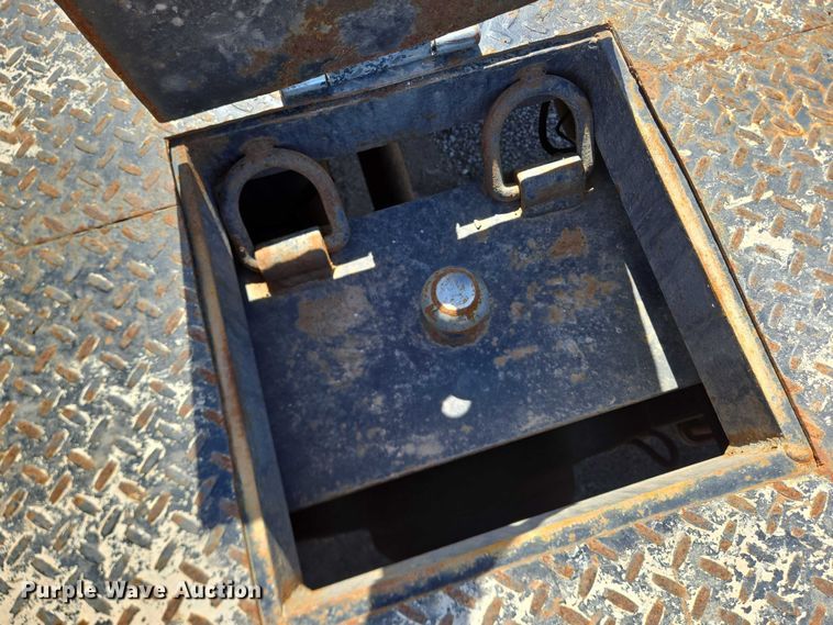 image for item EO0840 2005 Chevrolet  C4500 flatbed truck