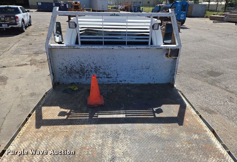 image for item EO0840 2005 Chevrolet  C4500 flatbed truck