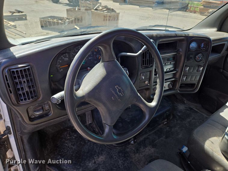 image for item EO0840 2005 Chevrolet  C4500 flatbed truck