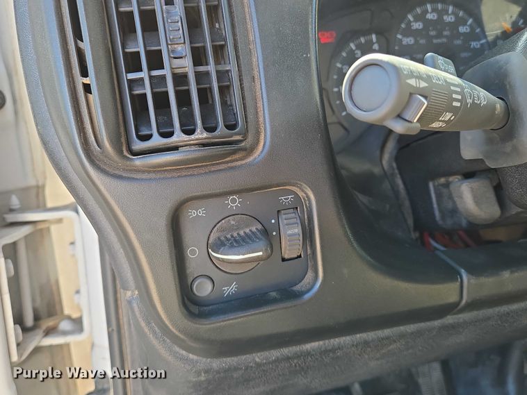 image for item EO0840 2005 Chevrolet  C4500 flatbed truck