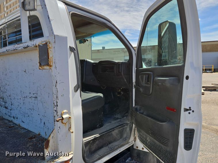 image for item EO0840 2005 Chevrolet  C4500 flatbed truck
