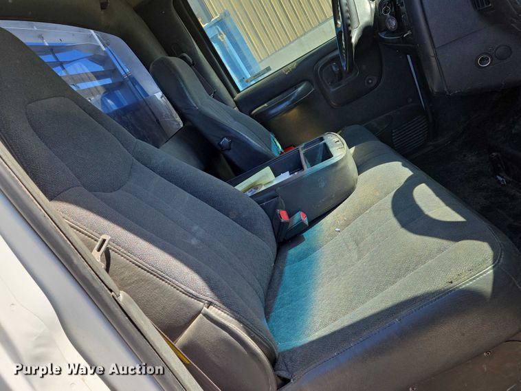 image for item EO0840 2005 Chevrolet  C4500 flatbed truck