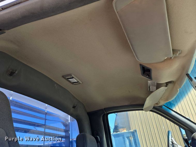 image for item EO0840 2005 Chevrolet  C4500 flatbed truck