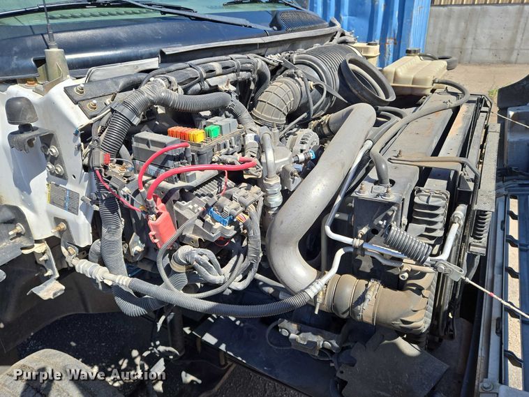 image for item EO0840 2005 Chevrolet  C4500 flatbed truck