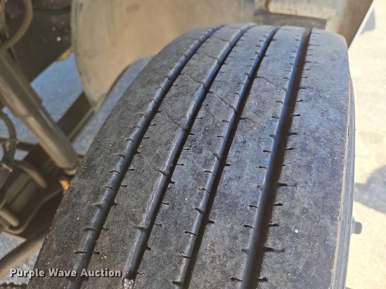 image for item EO0840 2005 Chevrolet  C4500 flatbed truck