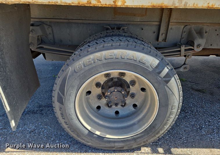 image for item EO0840 2005 Chevrolet  C4500 flatbed truck