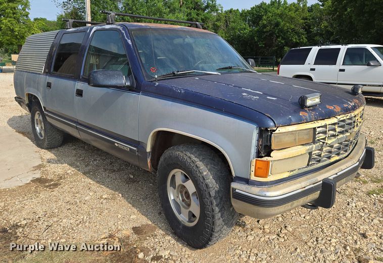 image for item EO0932 1993 Chevrolet Suburban K1500 SUV