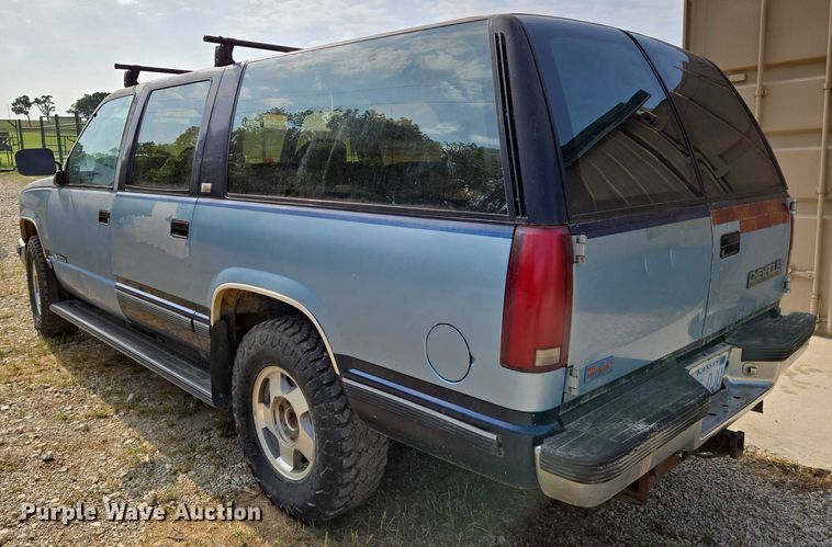 image for item EO0932 1993 Chevrolet Suburban K1500 SUV