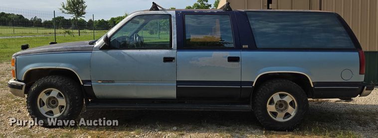 image for item EO0932 1993 Chevrolet Suburban K1500 SUV