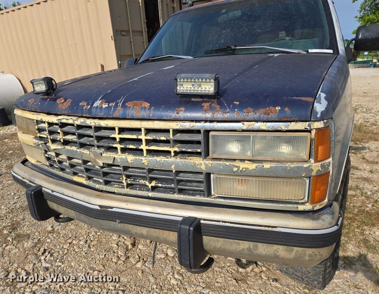 image for item EO0932 1993 Chevrolet Suburban K1500 SUV
