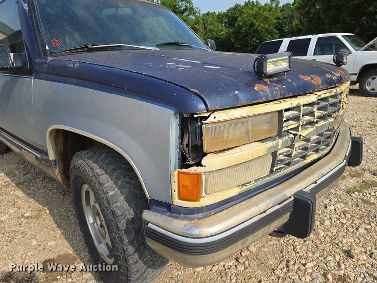 image for item EO0932 1993 Chevrolet Suburban K1500 SUV