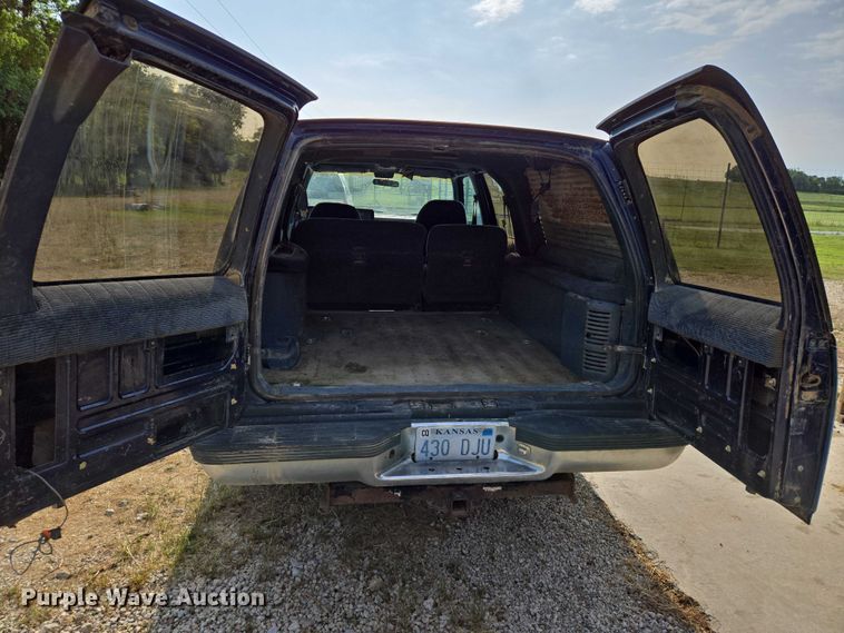 image for item EO0932 1993 Chevrolet Suburban K1500 SUV