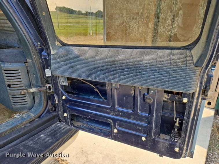 image for item EO0932 1993 Chevrolet Suburban K1500 SUV