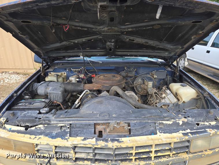 image for item EO0932 1993 Chevrolet Suburban K1500 SUV