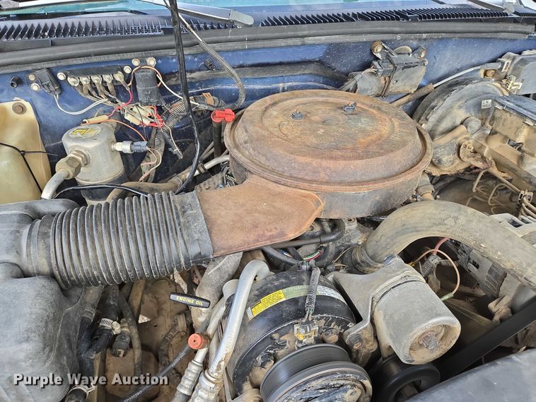 image for item EO0932 1993 Chevrolet Suburban K1500 SUV