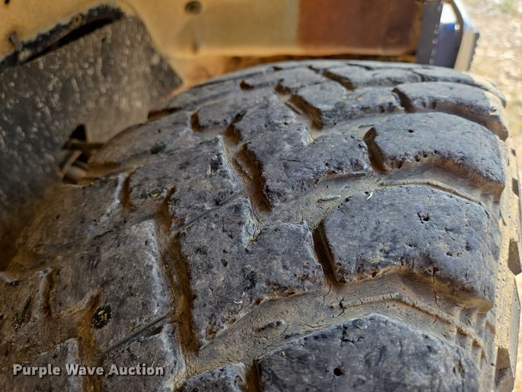 image for item EO0932 1993 Chevrolet Suburban K1500 SUV